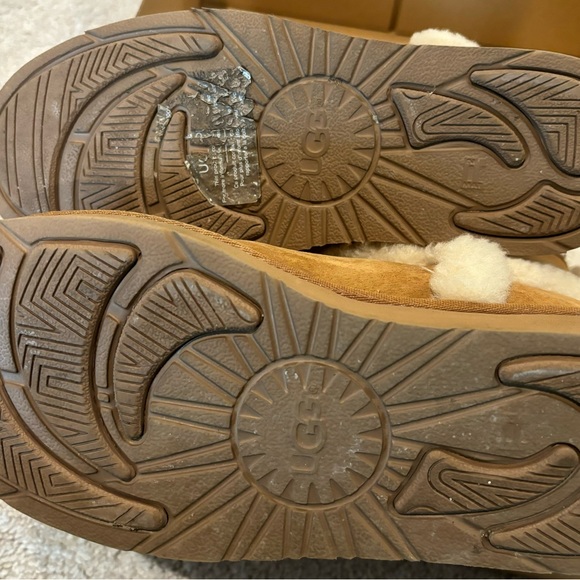 Ugg chestnut color boots size 8. Some wear you can see in pictures. - Picture 5 of 9